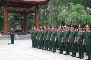 Trường Sĩ quan Phòng hóa tham dự Lễ báo công dâng Bác, tôn vinh điển hình tiên tiến