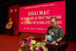 Trường Sĩ quan Phòng hoá tổ chức Hội thi sáng kiến, cải tiến kỹ thuật,  mô hình học cụ, trang thiết bị huấn luyện năm 2019