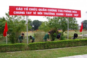 Các tổ chức quần chúng Trường Sĩ quan Phòng hóa ra quân tổng dọn vệ sinh môi trường, làm đẹp doanh trại, chuẩn bị đón Tết Nguyên đán Canh Tý 2020