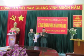 Chi bộ Phòng Tham mưu - Hành chính tổ chức Lễ trao tặng Huy hiệu 30 năm tuổi Đảng