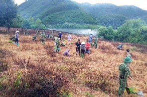 TUỔI TRẺ TIỂU ĐOÀN ĐÀO TẠO HẠ SĨ QUAN – CHUYÊN MÔN KỸ THUẬT THỰC HIỆN CÓ HIỆU QUẢ CÔNG TÁC DÂN VẬN