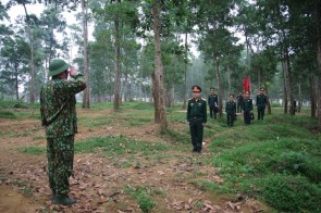 Đoàn công tác Thủ trưởng Bộ Tư lệnh Binh chủng kiểm tra đào tạo giai đoạn 1 cho học viên Đại đội 1, đào tạo sĩ quan chỉ huy cấp phân đội trình độ đại học của Trường Sĩ quan Phòng hóa