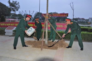 TRƯỜNG SĨ QUAN PHÒNG HÓA PHÁT ĐỘNG “TẾT TRỒNG CÂY ĐỜI ĐỜI NHỚ ƠN BÁC HỒ” NĂM 2021