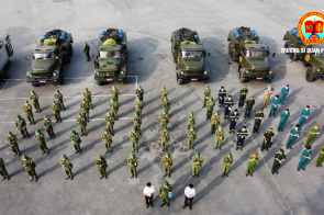 Trường Sĩ quan Phòng hóa tiến hành phun khử khuẩn phòng, chống dịch Covid-19 trên địa bàn thị xã Sơn Tây, Thành phố Hà Nội