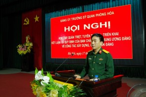 Đảng ủy Trường Sĩ quan Phòng hóa Tổ chức Hội nghị học tập, quán triệt, tuyên truyền, triển khai thực hiện. Kết luận, Quy định của Hội nghị lần thứ Tư, Ban Chấp hành Trung ương Đảng khoá XIII về xây dựng, chỉnh đốn Đảng