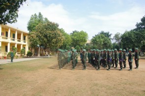 TRƯỜNG SĨ QUAN PHÒNG HÓA KIỂM TRA HỌC VIÊN ĐẠI ĐỘI 2/TIỂU ĐOÀN 1 TRƯỚC KHI ĐI THỰC TẬP CUỐI KHÓA