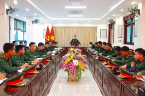 Trường Sĩ quan Phòng hóa giao nhiệm vụ cho Đoàn vận động viên tham gia Hội thi Olympic tiếng Anh toàn quân lần thứ tư năm 2024