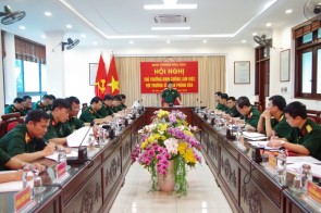 Thủ trưởng Binh chủng Hóa học làm việc với Trường Sĩ quan Phòng hóa