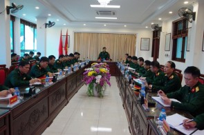 Tư lệnh Binh chủng kiểm tra kết quả thực hiện nhiệm vụ 9 tháng đầu năm 2022 tại Trường Sĩ quan Phòng hóa