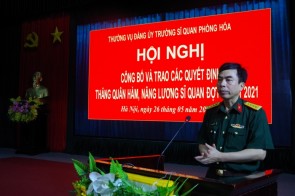 THƯỜNG VỤ, ĐẢNG ỦY TRƯỜNG SĨ QUAN PHÒNG HÓA TỔ CHỨC  HỘI NGHỊ CÔNG BỐ VÀ TRAO QUYẾT ĐỊNH THĂNG QUÂN HÀM, NÂNG LƯƠNG SĨ QUAN ĐỢT 1 NĂM 2021